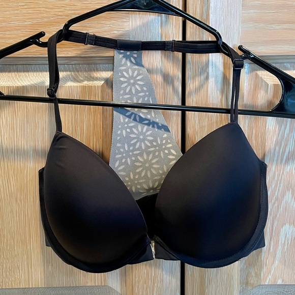 Victoria’s Secret Racer back bra - Picture 2 of 3